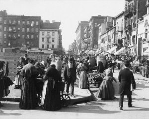 Unknown Photographer - Hester Street Market at Norfolk Street, New York City, ca. 1898