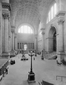 Unknown Photographer - Pennsylvania Station, Waiting Room, ca. 1916